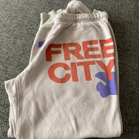 FREECITY SWEATPANTS (CHEAPER THRU DM) - Picture 2 of 4